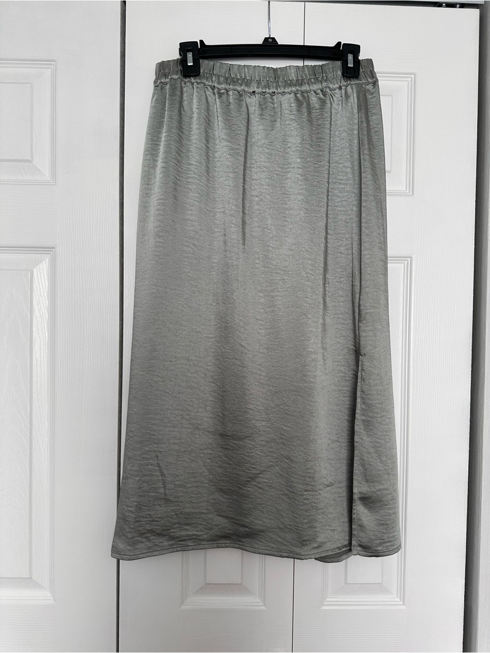 GAP Light Gray/Silver Elastic-Waist Midi Skirt